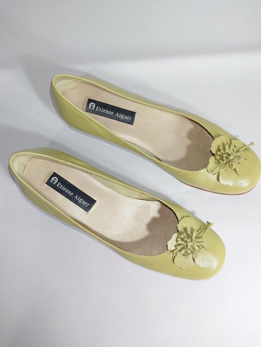 Etienne Aigner Green Leather Floral Ballet Flats Womens 8M Vintage